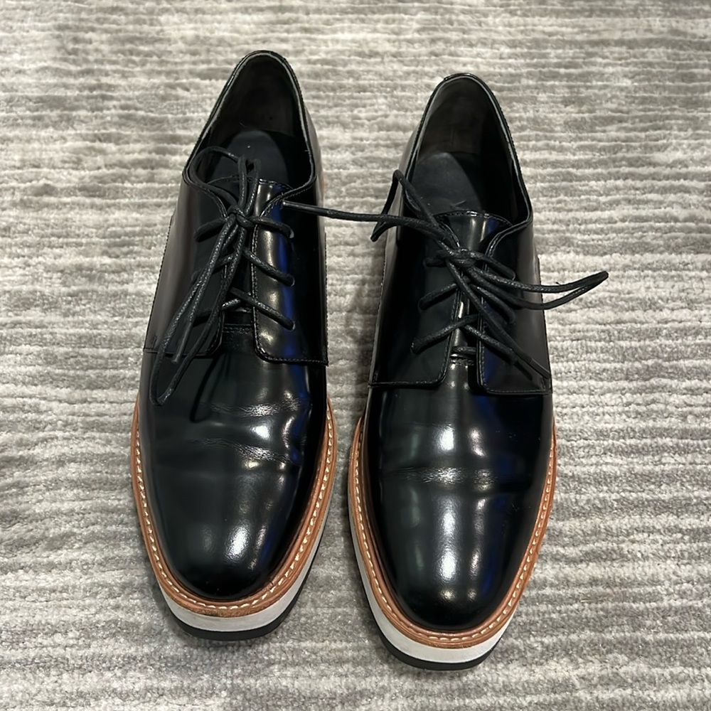 Like new Vince shoes